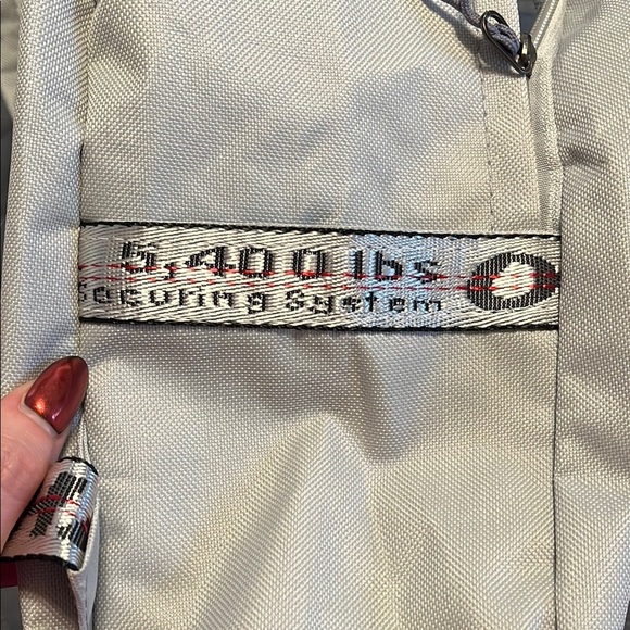 Chic Kawaii Light Gray Backpack with Chain and Ribbon Accents - Picture 7 of 13